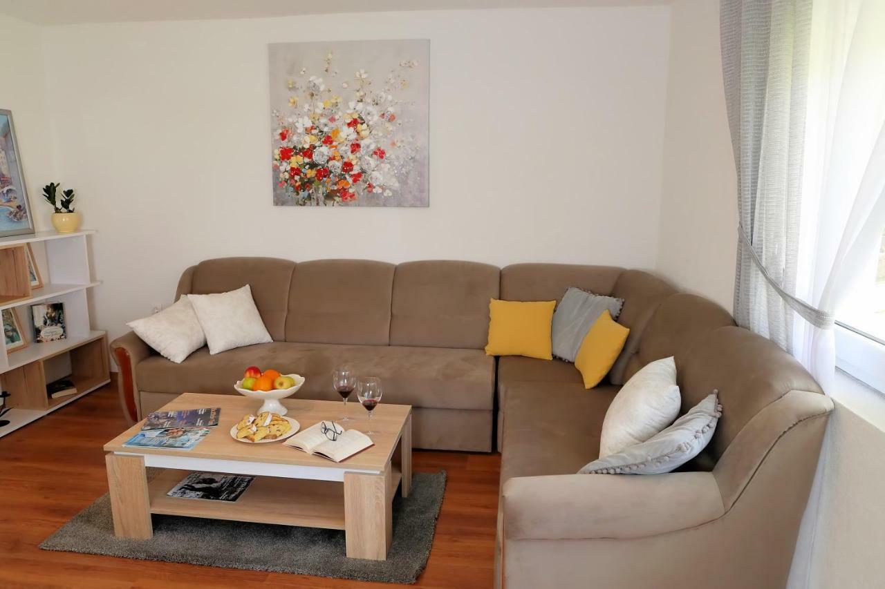 אוטוצאץ Apartman Sofia מראה חיצוני תמונה